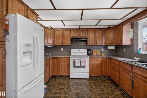 19 Howson Crescent, Edmonton, AB - Indoor Photo Showing Kitchen With Double Sink