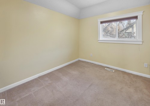 11212 75 Avenue, Edmonton, AB - Indoor Photo Showing Other Room