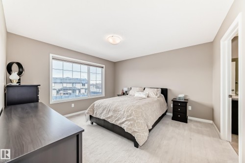 5006 Godson Crest, Edmonton, AB 