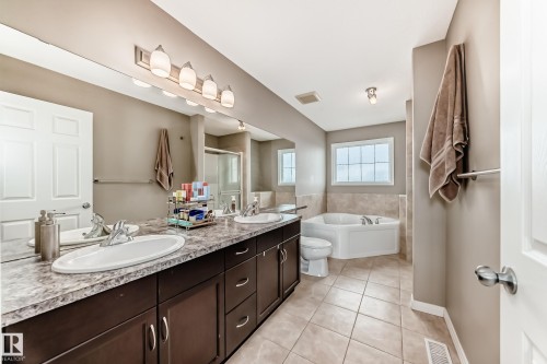 5006 Godson Crest, Edmonton, AB 