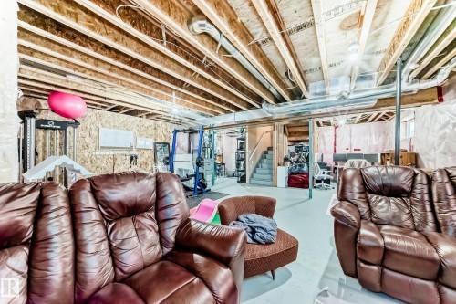 5006 Godson Crest, Edmonton, AB 