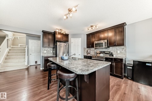 5006 Godson Crest, Edmonton, AB 