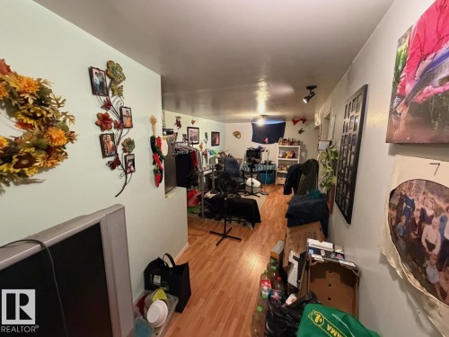 8816 137 Avenue, Edmonton, AB - Indoor Photo Showing Other Room