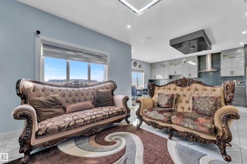 2011 18 Avenue, Edmonton, AB - Indoor Photo Showing Living Room