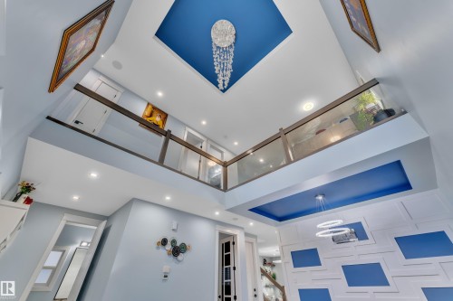 2011 18 Avenue, Edmonton, AB - Indoor Photo Showing Other Room