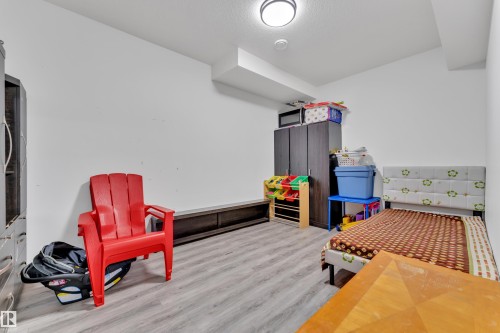 2011 18 Avenue, Edmonton, AB - Indoor