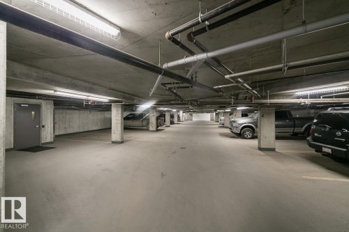 205 35 Sturgeon Road, St. Albert, AB - Indoor Photo Showing Garage