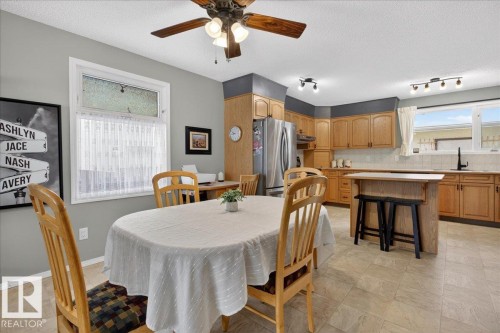 8711 22 Avenue, Edmonton, AB - Indoor Photo Showing Dining Room