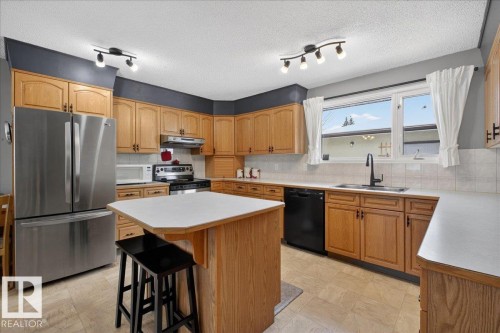 8711 22 Avenue, Edmonton, AB - Indoor Photo Showing Kitchen