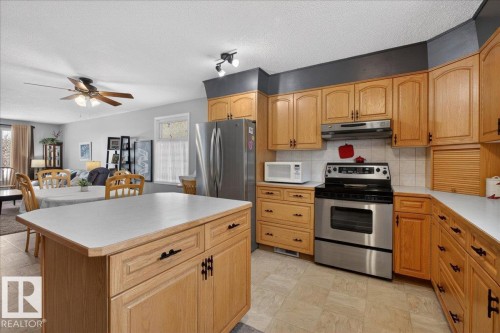 8711 22 Avenue, Edmonton, AB - Indoor Photo Showing Kitchen