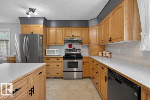 8711 22 Avenue, Edmonton, AB - Indoor Photo Showing Kitchen