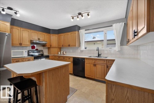 8711 22 Avenue, Edmonton, AB - Indoor Photo Showing Kitchen
