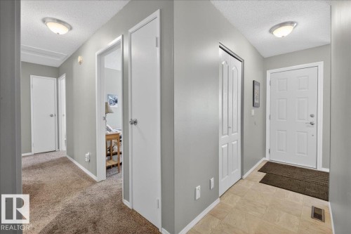 8711 22 Avenue, Edmonton, AB - Indoor Photo Showing Other Room