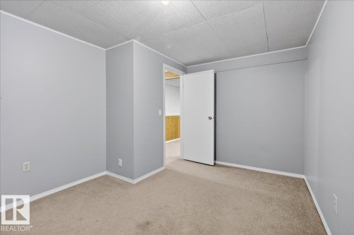 8711 22 Avenue, Edmonton, AB - Indoor Photo Showing Other Room