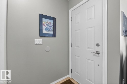 8711 22 Avenue, Edmonton, AB - Indoor Photo Showing Other Room