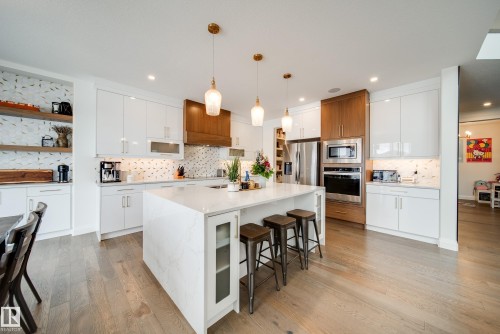 35 Elwyck Gate, Spruce Grove, AB - Indoor Photo Showing Kitchen With Upgraded Kitchen