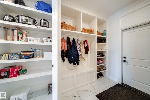 35 Elwyck Gate, Spruce Grove, AB - Indoor With Storage