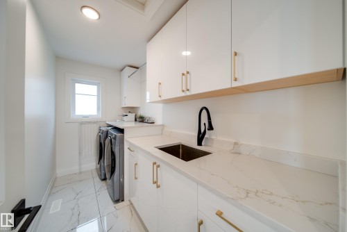 35 Elwyck Gate, Spruce Grove, AB - Indoor Photo Showing Laundry Room