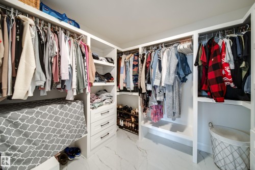 35 Elwyck Gate, Spruce Grove, AB - Indoor With Storage