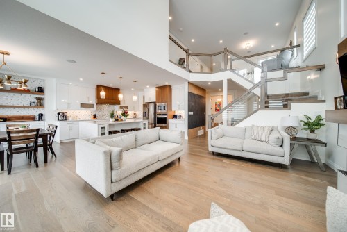 35 Elwyck Gate, Spruce Grove, AB - Indoor Photo Showing Living Room