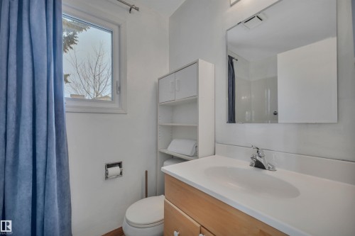 4611 41 Avenue, Beaumont, AB - Indoor Photo Showing Bathroom