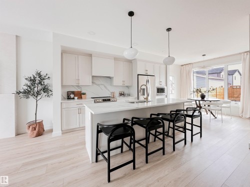 278 Jensen Lakes Boulevard, St. Albert, AB - Indoor Photo Showing Kitchen With Upgraded Kitchen
