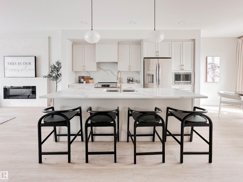 278 Jensen Lakes Boulevard, St. Albert, AB - Indoor Photo Showing Kitchen With Upgraded Kitchen