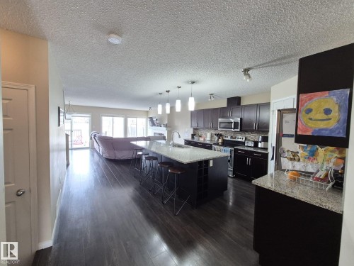 5429 Crabapple Loop, Edmonton, AB - Indoor Photo Showing Kitchen