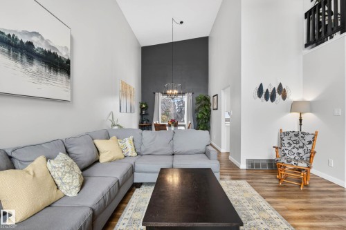 6118 37A Avenue, Edmonton, AB - Indoor Photo Showing Living Room