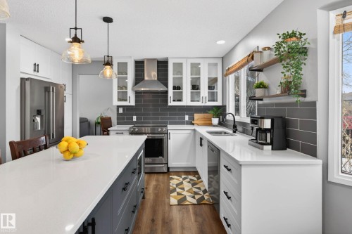6118 37A Avenue, Edmonton, AB - Indoor Photo Showing Kitchen With Double Sink With Upgraded Kitchen