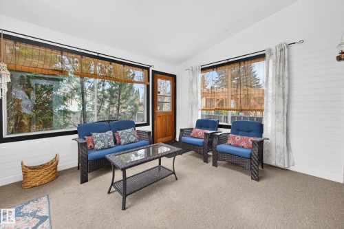 6118 37A Avenue, Edmonton, AB - Indoor