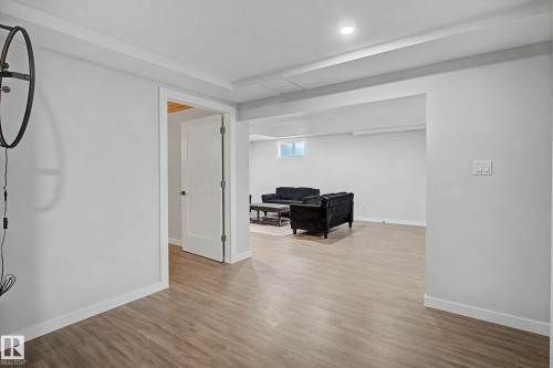 6118 37A Avenue, Edmonton, AB - Indoor