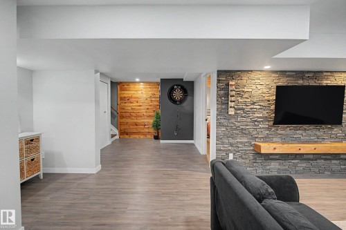 6118 37A Avenue, Edmonton, AB - Indoor Photo Showing Other Room