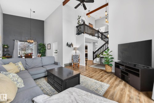 6118 37A Avenue, Edmonton, AB - Indoor Photo Showing Living Room