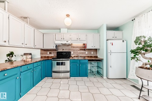 14159 26 Street, Edmonton, AB - Indoor Photo Showing Kitchen