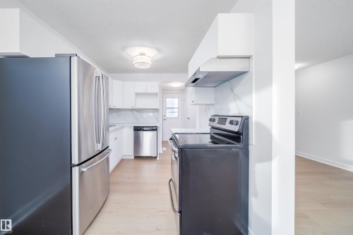 1576 Mill Woods Road E, Edmonton, AB - Indoor Photo Showing Other Room