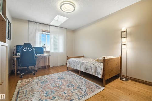 4632 151 Street Nw, Edmonton, AB - Indoor Photo Showing Bedroom