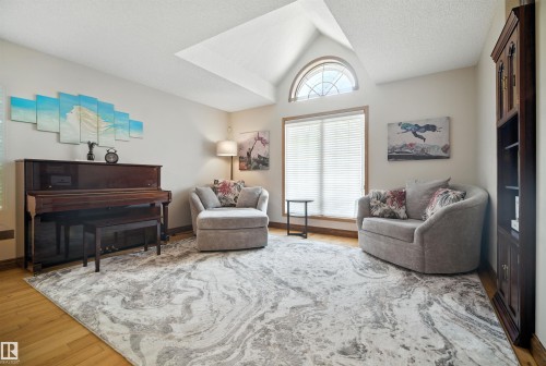 4632 151 Street Nw, Edmonton, AB - Indoor Photo Showing Living Room