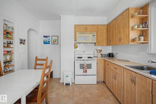 12140 91 Street, Edmonton, AB - Indoor Photo Showing Kitchen