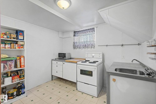 12140 91 Street, Edmonton, AB - Indoor Photo Showing Kitchen