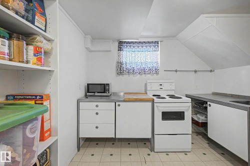 12140 91 Street, Edmonton, AB - Indoor Photo Showing Kitchen