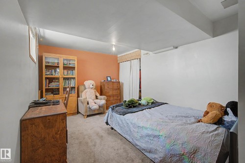 12140 91 Street, Edmonton, AB - Indoor Photo Showing Bedroom