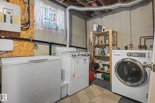 12140 91 Street, Edmonton, AB - Indoor Photo Showing Laundry Room