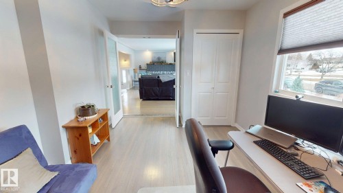 10655 52 Street, Edmonton, AB - Indoor