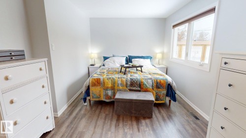 10655 52 Street, Edmonton, AB - Indoor Photo Showing Bedroom