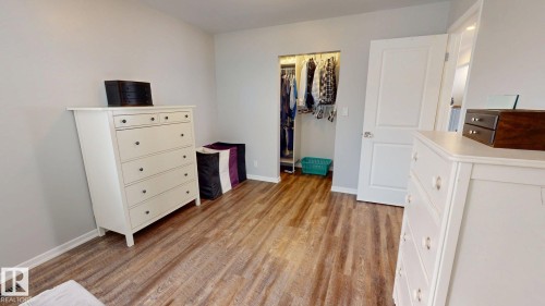 10655 52 Street, Edmonton, AB - Indoor