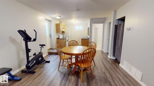10655 52 Street, Edmonton, AB - Indoor Photo Showing Dining Room