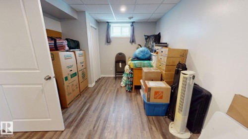 10655 52 Street, Edmonton, AB - Indoor