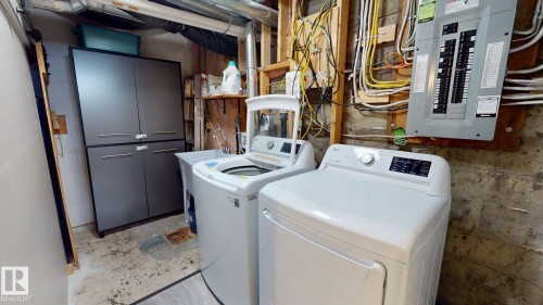 10655 52 Street, Edmonton, AB - Indoor Photo Showing Laundry Room
