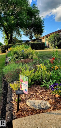 10655 52 Street, Edmonton, AB - Outdoor